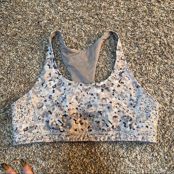 Lululemon sports bra